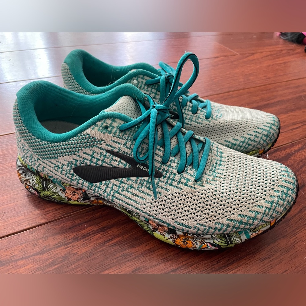 Brooks Revel 3 limited edition tropical sneakers